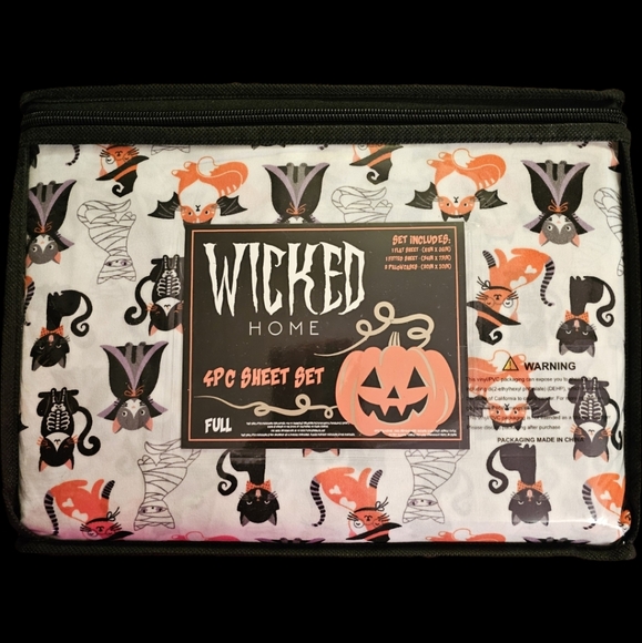 Goth kitties sheet set - Picture 2 of 2